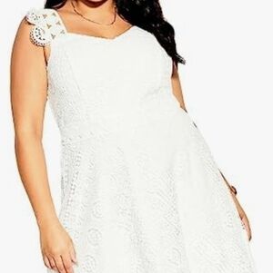 ✨ City Chic Dainty Lace Dress – Size 18M | NWT | Ivory ✨